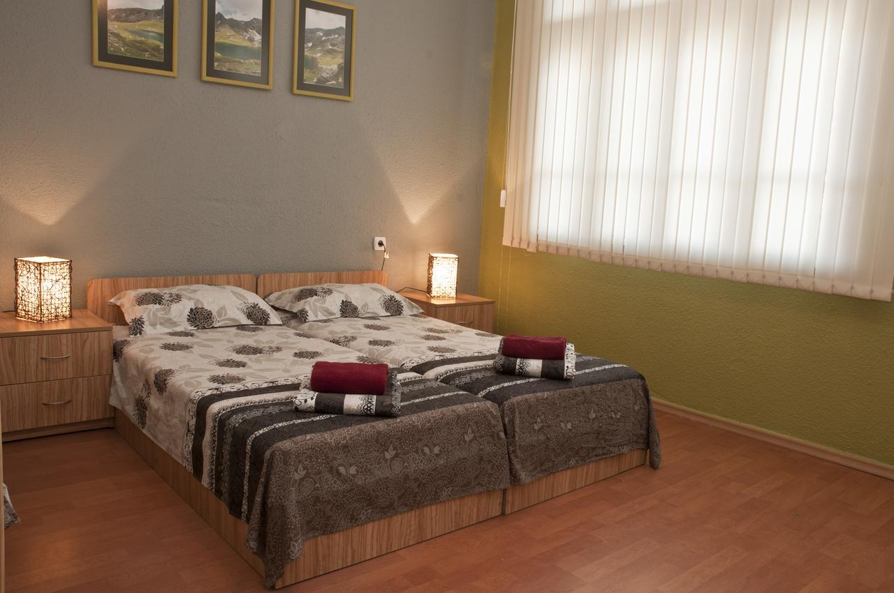 Hostel Mostel Hub Rooms And Apartments Sofia Eksteriør billede